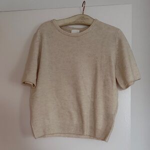 H&M Size M Cream Short Sleeve Sweater